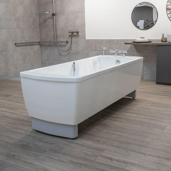 Avero Comfort Height adjustable care tub bathing area